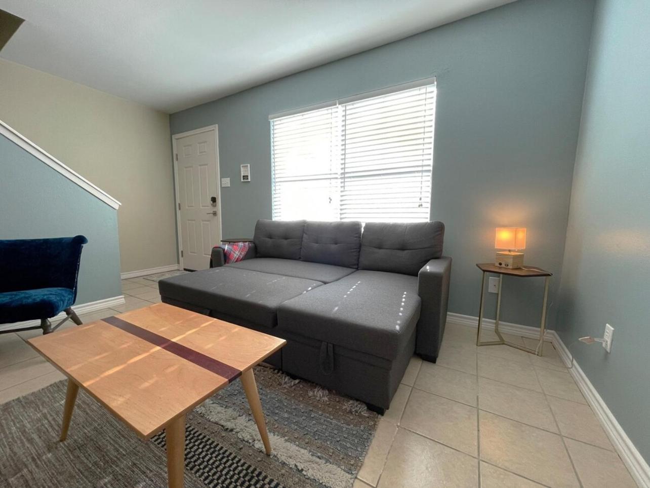 Brilliant & Beautiful Bnb Apartment! B カレッジ・ステーション エクステリア 写真
